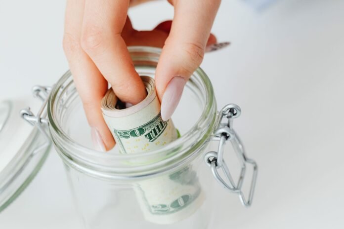O que é Reserva de Emergência e Como Montar a Sua - imagem via Pexels, foto de https://kaboompics.com/