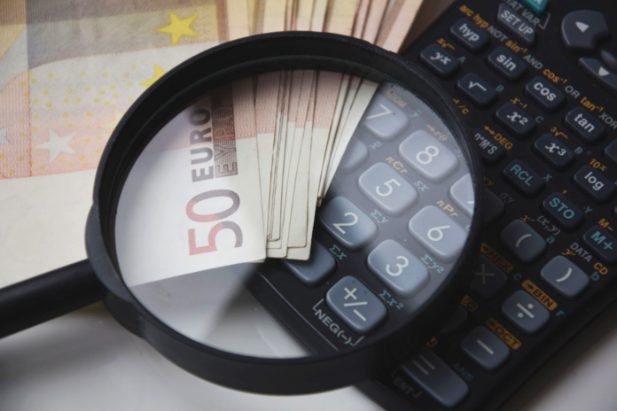 O que é a Taxa Selic e Como Ela Afeta Seus Investimentos - imagem via Pexels, foto de Pixabay