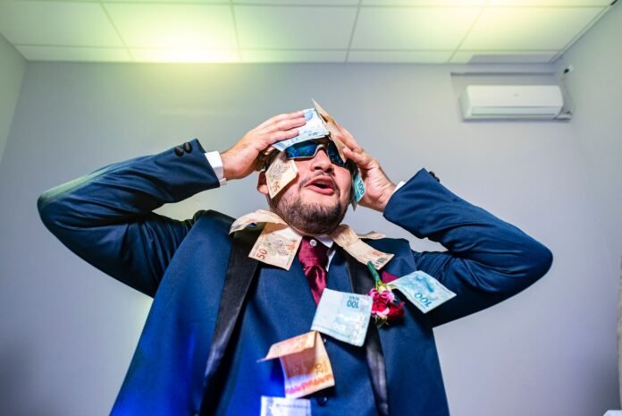 Como ganhar dinheiro de fato! Ganhar não, fazer! - imagem via Pexels, foto de Jonas Wilson