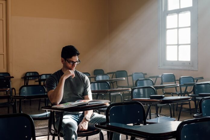 Como a Educação Financeira Pode Transformar Sua Vida - imagem via Pexels, foto de Alex Dos Santos