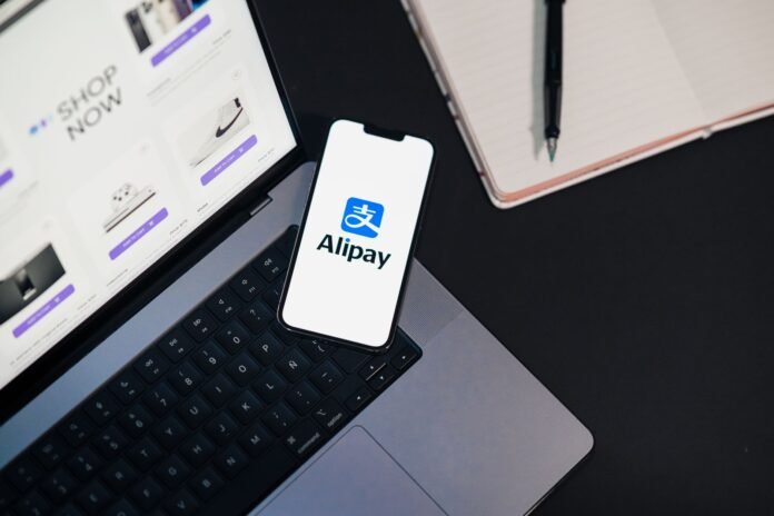 Economia Digital: Pix e Open Finance muda o mercado - imagem via Pexels, foto de Julio Lopez