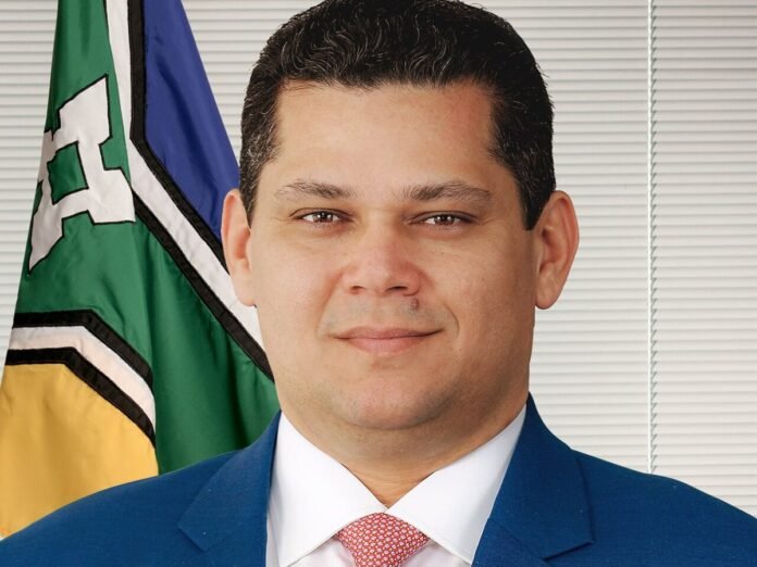 Davi Alcolumbre, presidente do Senado Federal, em retrato oficial